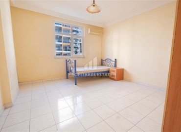 Бюджетная квартира с тремя спальнями, 135м², в уютном комплексе с бассейном, у моря в Махмутларе, Аланья ID-17729 фото-12