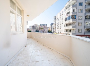 Бюджетная квартира с тремя спальнями, 135м², в уютном комплексе с бассейном, у моря в Махмутларе, Аланья ID-17729 фото-17