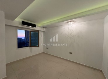 Меблированная двухкомнатная квартира, 55м², с видом на море в элитном комплексе Махмулара, Алания ID-17742 фото-6
