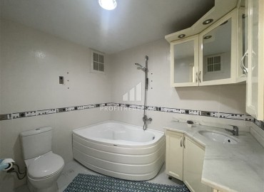 Квартира с двумя спальнями, 125м², с видом на море, в уютном комплексе в 300м от моря в Махмутларе, Алания ID-17745 фото-10