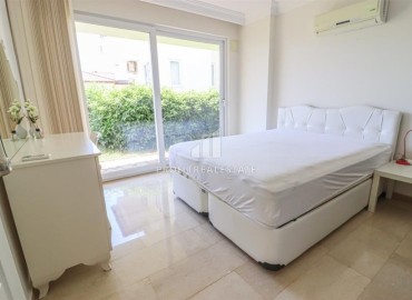 Меблированный четырехкомнатный садовый дуплекс, 150м² в 300м от моря в районе Алании Конаклы под ВНЖ ID-17856 фото-12
