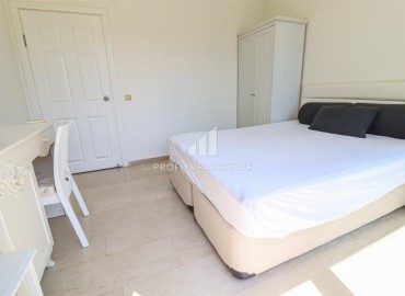 Меблированный четырехкомнатный садовый дуплекс, 150м² в 300м от моря в районе Алании Конаклы под ВНЖ ID-17856 фото-14