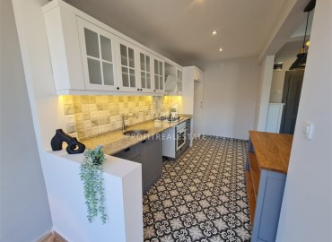 Полностью обновленные трехкомнатные апартаменты, 100м², в доме городского типа в центре Алании, в 250м от пляжа Дамлаташ ID-17858 фото-5