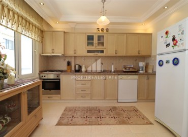 Видовой меблированный пентхаус 3+2, 170м², в комплексе с бассейном в центре Алании, в 800м от моря под ВНЖ ID-17863 фото-6