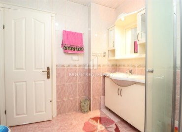 Видовой меблированный пентхаус 3+2, 170м², в комплексе с бассейном в центре Алании, в 800м от моря под ВНЖ ID-17863 фото-19