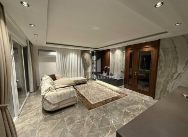 Линейная четырехкомнатная квартира, 145м², с дизайнерским интерьером в элитном комплексе в Джикджилли, Алания ID-17972 фото-6