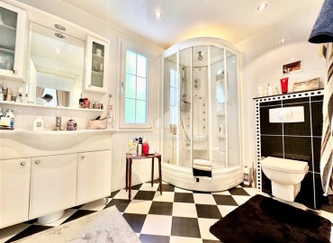 Готовая к проживанию, квартира с двумя спальнями, 110м², в уютном комплексе с потрясающими видами в районе Алании Тепе под ВНЖ ID-18028 фото-5