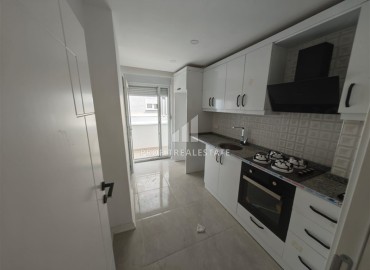 Четырехкомнатная квартира с отдельной кухней, 100м² в новом комплексе с бассейном в Анталии, район Муратпаша ID-18098 фото-1