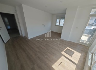 Четырехкомнатная квартира с отдельной кухней, 100м² в новом комплексе с бассейном в Анталии, район Муратпаша ID-18098 фото-3