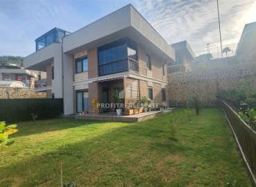 Фешенебельная вилла 3+1, 220м² с огромной видовой террасой, в резиденции таунхаусов в районе Алании – Каргыджак ID-18124 фото-1