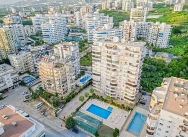 Видовая квартира с двумя спальнями и остекленными балконами, 110м², у вторничного рынка в Махмутларе, в 550м от моря ID-18166 фото-1