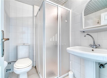 Inexpensive furnished apartment 2 + 1, with elegant furniture, 50 meters from the sea, in a house without facilities, Tosmur, Alanya ID-11248 фото-10