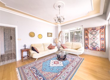 Уютная трехкомнатная квартира с отдельной кухней, 110м², в бюджетном доме в центре Алании, в Кале ID-18261 фото-2