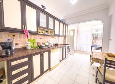 Уютная трехкомнатная квартира с отдельной кухней, 110м², в бюджетном доме в центре Алании, в Кале ID-18261 фото-4