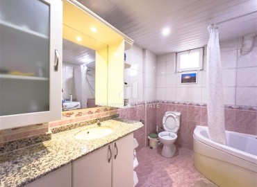 Уютная трехкомнатная квартира с отдельной кухней, 110м², в бюджетном доме в центре Алании, в Кале ID-18261 фото-10