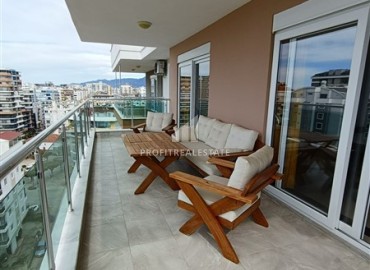 Видовой трехкомнатный пентхаус, 110м², в комплексе с хорошей инфраструктурой, недалеко от моря в Махмутларе, Алания ID-18276 фото-9