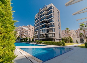 Газифицированная квартира 3+1 с отдельной кухней, 150м² в новом комплексе с бассейном в Анталии, район Муратпаша ID-18353 фото-1