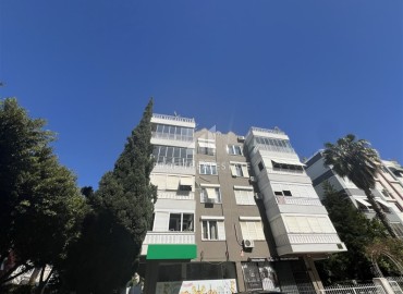 Апартаменты 3+1 с отдельной кухней, 150м² с ремонтом, в 500м от моря в Анталии, район Муратпаша, Ширинйалы ID-18358 фото-1