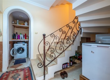 Меблированная трехэтажная вилла с четырьмя спальнями, 250м², у моря, в районе Алании Паяллар. ID-18367 фото-7