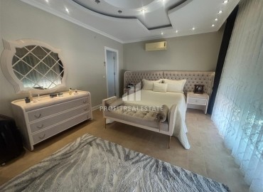 Частная трехэтажная вилла с четырьмя спальнями, 275м², с бассейном и садом, Гейнюк, Анталия, под гражданство ID-18383 фото-20