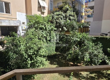 Недорогая вторичная недвижимость: квартира 1+1, 50м², в 250м от моря с мебелью и техникой в Махмутларе, Алания ID-18396 фото-13