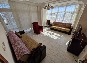 Недорогая вторичная недвижимость: трехкомнатная квартира с отдельной кухней, 95м², в 200м от моря в Махмутларе, Алания ID-18419 фото-1