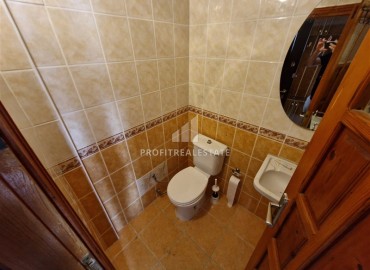 Недорогая вторичная недвижимость: трехкомнатная квартира с отдельной кухней, 95м², в 200м от моря в Махмутларе, Алания ID-18419 фото-6