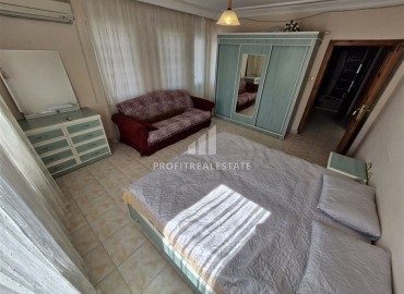 Недорогая вторичная недвижимость: трехкомнатная квартира с отдельной кухней, 95м², в 200м от моря в Махмутларе, Алания ID-18419 фото-10