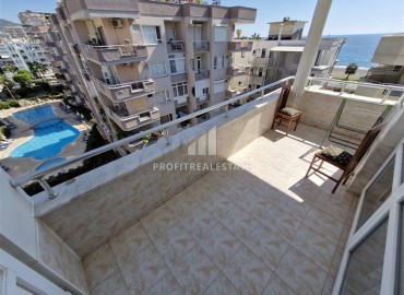 Недорогая вторичная недвижимость: трехкомнатная квартира с отдельной кухней, 95м², в 200м от моря в Махмутларе, Алания ID-18419 фото-13