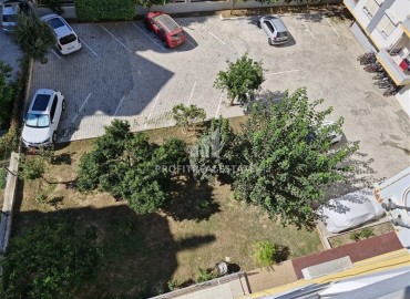 Недорогая вторичная недвижимость: трехкомнатная квартира с отдельной кухней, 95м², в 200м от моря в Махмутларе, Алания ID-18419 фото-17