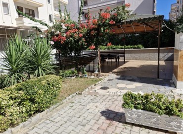 Недорогая вторичная недвижимость: трехкомнатная квартира с отдельной кухней, 95м², в 200м от моря в Махмутларе, Алания ID-18419 фото-19