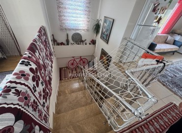 Перевернутый дуплекс с тремя спальнями, 220м², в комплексе с хорошей инфраструктурой, у моря в Махмутларе, Алания ID-18428 фото-12