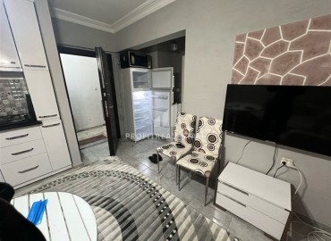 Недорогая вторичная недвижимость: квартира 1+1, 60м², с ремонтом и новой мебелью в 200м от моря в Махмутларе, Алания ID-18488 фото-5