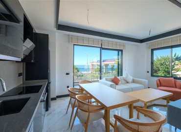 Готовая к проживанию, видовая квартира 1+1, 45м², в комфортабельном комплексе в 50м от моря, Кестель, Алания ID-18513 фото-3