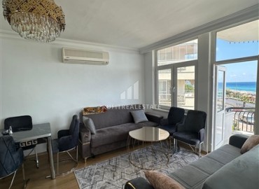 Видовая меблированная квартира с двумя спальнями, 90м², в резиденции на первой береговой линии в Махмутларе, Алания ID-18548 фото-3