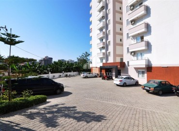 Видовая квартира 1+1, 65м², с новой мебелью и остекленным балконом в комфортабельном комплексе в Махмутларе, Алания ID-18567 фото-14