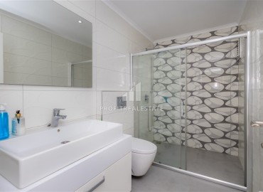 Меблированный пентхаус с тремя спальнями, 185м², в уютной резиденции с инфраструктурой в 100м от моря в Кестеле, Алания ID-18578 фото-15