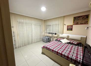 Трехэтажная меблированная вилла 4+1, 200м², с личным бассейном в районе Алании Конаклы, в 150м от моря. ID-18601 фото-10