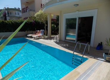 Трехэтажная меблированная вилла 4+1, 200м², с личным бассейном в районе Алании Конаклы, в 150м от моря. ID-18601 фото-11