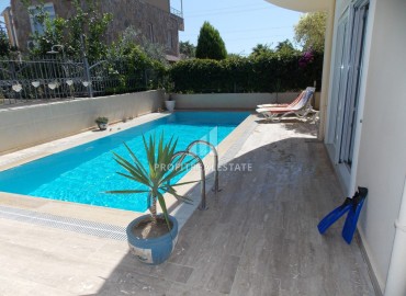 Трехэтажная меблированная вилла 4+1, 200м², с личным бассейном в районе Алании Конаклы, в 150м от моря. ID-18601 фото-13