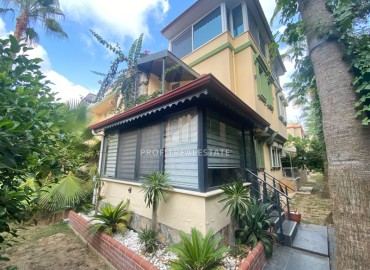 Трехэтажная вилла 4+1, 200м², с ремонтом и дизайнерским интерьером в комплексе с инфраструктурой в районе Алании Конаклы ID-18604 фото-1