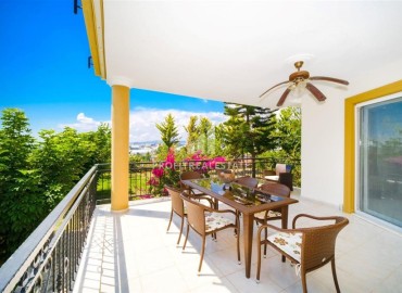 Меблированная двухэтажная вилла с тремя спальнями, 200м², у моря в районе Алании Конаклы под ВНЖ ID-18614 фото-9