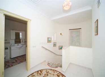 Меблированная двухэтажная вилла с тремя спальнями, 200м², у моря в районе Алании Конаклы под ВНЖ ID-18614 фото-12