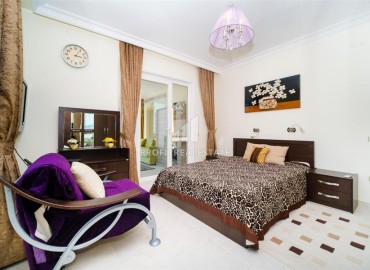 Меблированная двухэтажная вилла с тремя спальнями, 200м², у моря в районе Алании Конаклы под ВНЖ ID-18614 фото-14