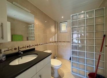 Меблированная вилла с тремя спальнями, 120м², с потрясающими видами в районе Тепе, Алания под ВНЖ ID-18629 фото-19