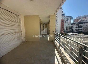 Меблированная трехкомнатная квартира с отдельной кухней, 120м², в шикарном комплексе в Махмутларе, в 300м от моря. ID-18636 фото-15