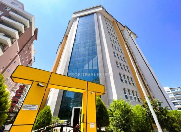 Комфортабельные двухкомнатные апартаменты, 65м², с остекленным балконом в 350м от моря в Махмутларе, Алания ID-18657 фото-1