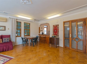 Меблированная квартира с двумя спальнями, 130м², в доме городского типа в центре Алании в 50м от пляжа Клеопатры ID-18668 фото-2