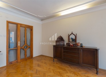 Меблированная квартира с двумя спальнями, 130м², в доме городского типа в центре Алании в 50м от пляжа Клеопатры ID-18668 фото-12