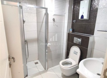 Просторная меблированная квартира с одной спальней, 75м², в 400м от моря в Махмутларе, Алания ID-18694 фото-6